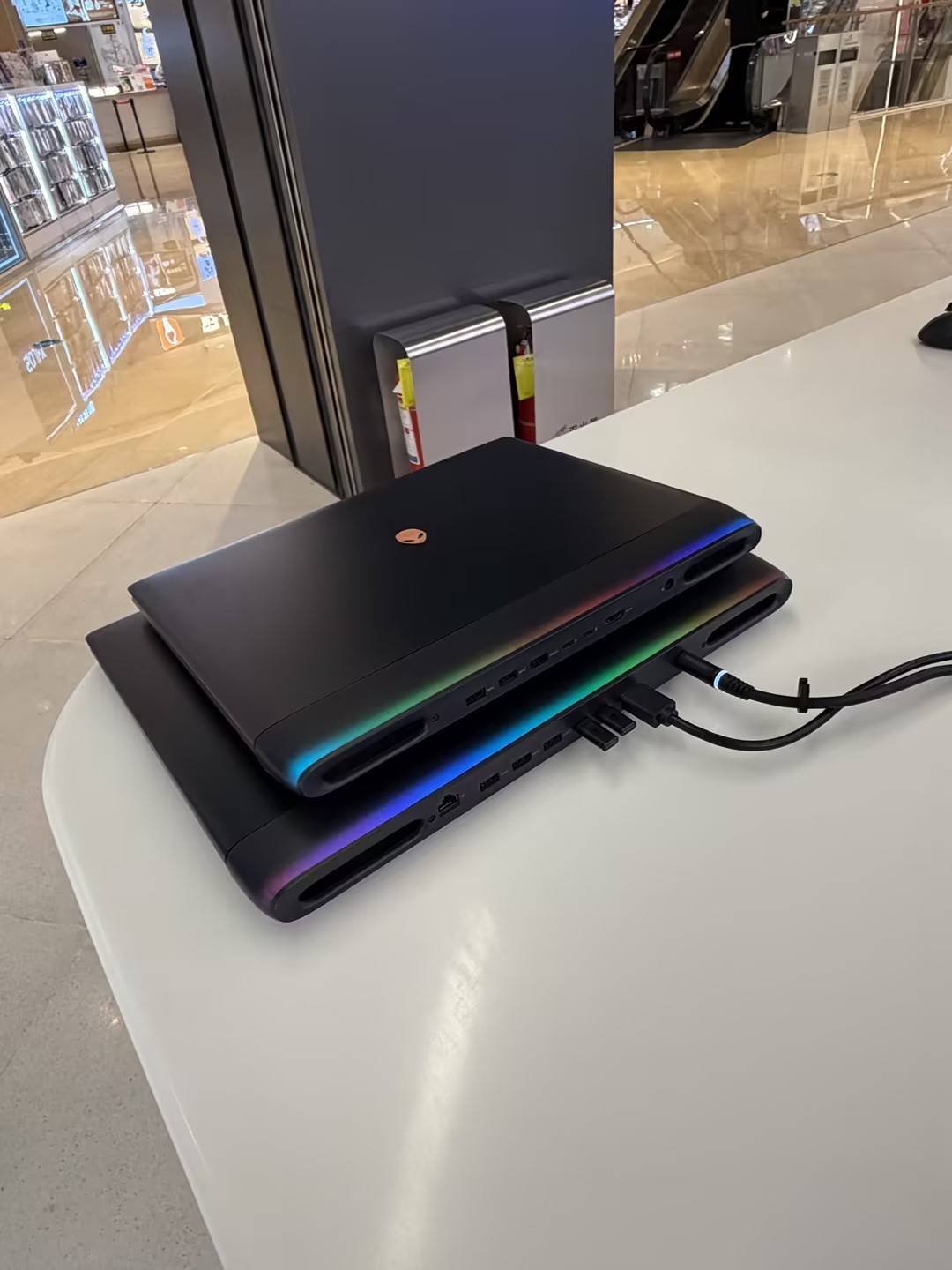 18游戏本：24核+RTX 5090打造